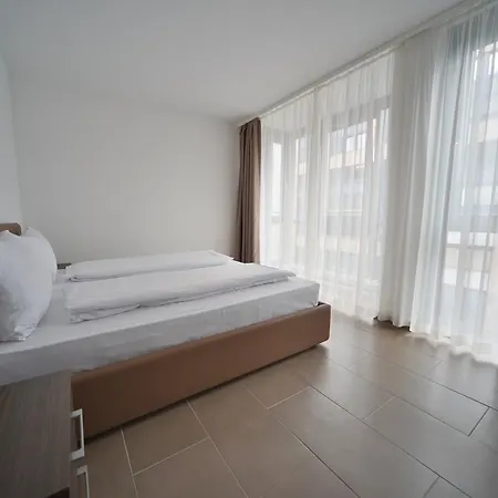 Bayer's Boardinghouse Und 3*