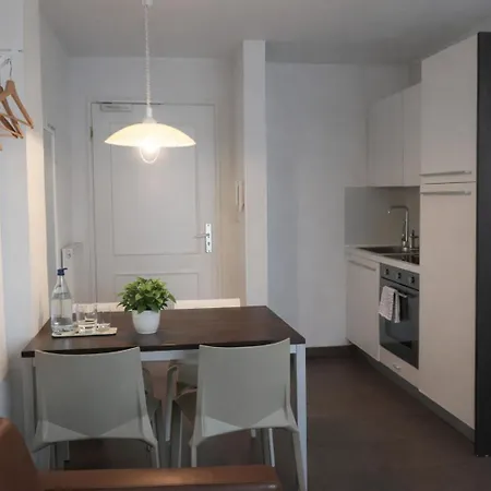 바이엘 보딩하우스 운트 4*