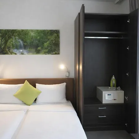 Bayer's Boardinghouse Und 4* München