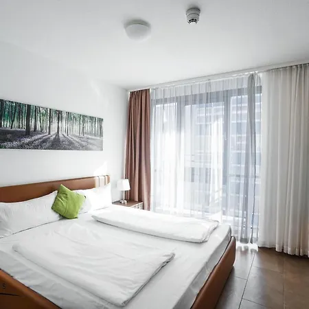 Bayer's Boardinghouse Und 3*